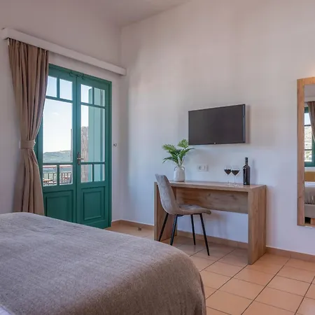 Pensión Kaliviani Traditional 3*